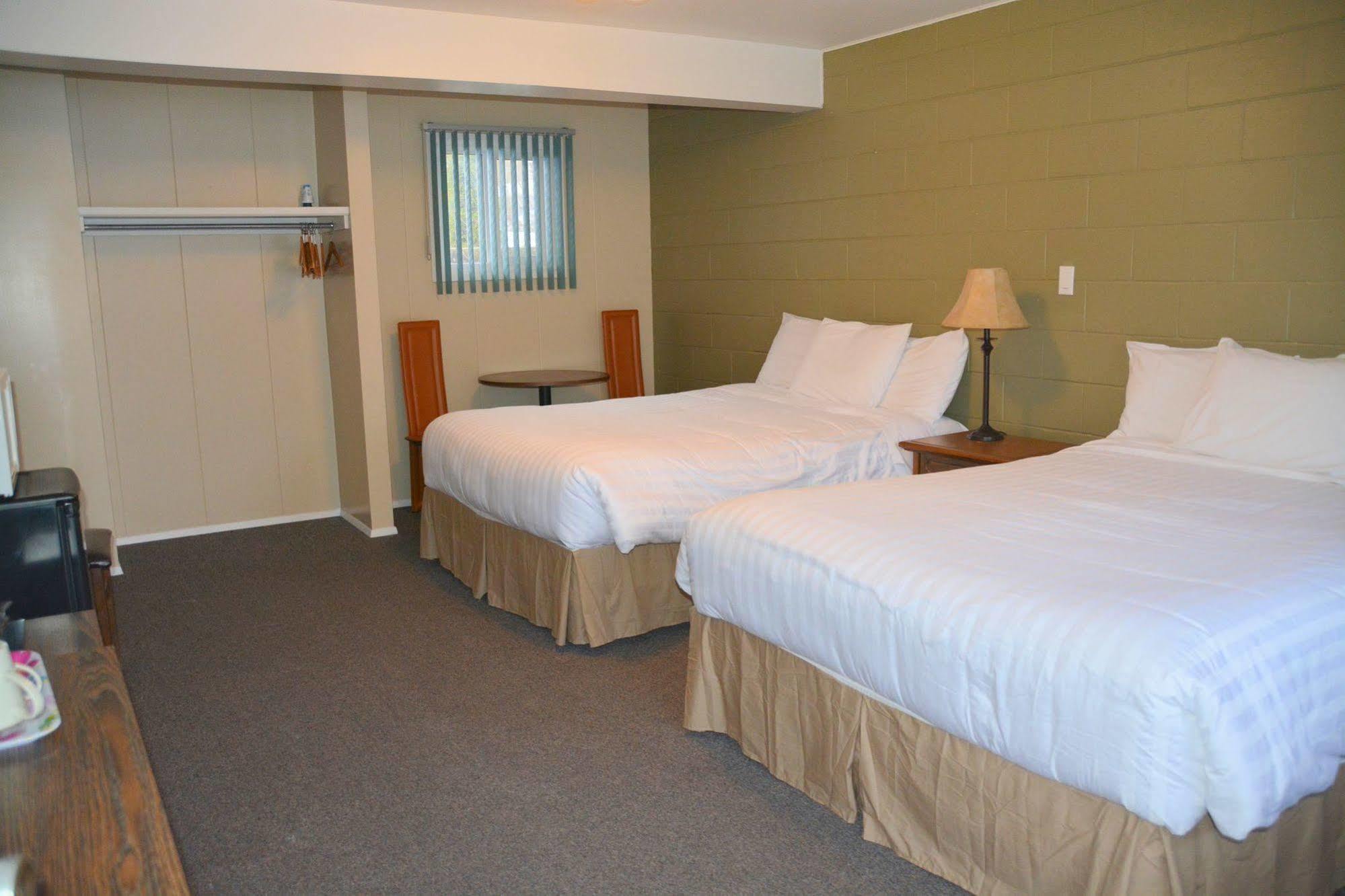 Ray Lyn Motel Trail Zewnętrze zdjęcie